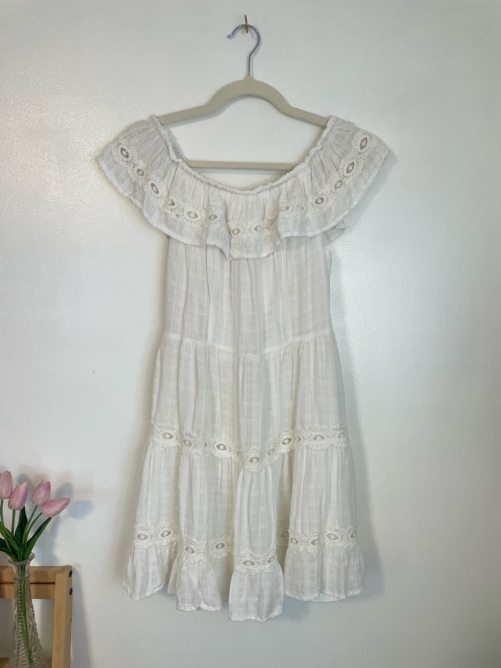 Xhilaration white summer dress crochet details zip up back size medium